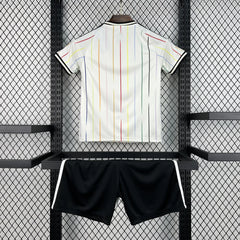Conjunto infantil de Japón segunda equipación 2026 - vista trasera