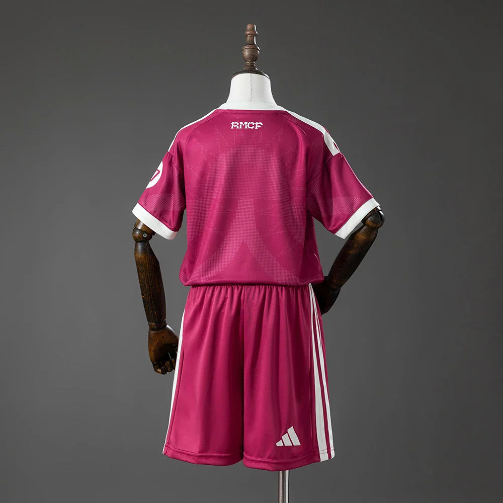 Conjunto Real Madrid tercera equipación 26/27 niños rosa - vista trasera