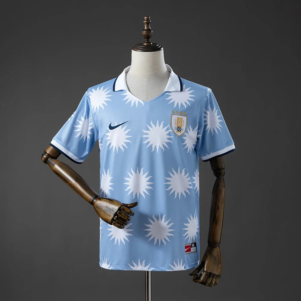 Camiseta especial de Uruguay 26/27 celeste con soles blancos - vista frontal