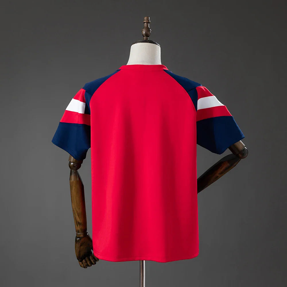 Camiseta casual retro del Arsenal roja y azul marino, espalda lisa - vista trasera