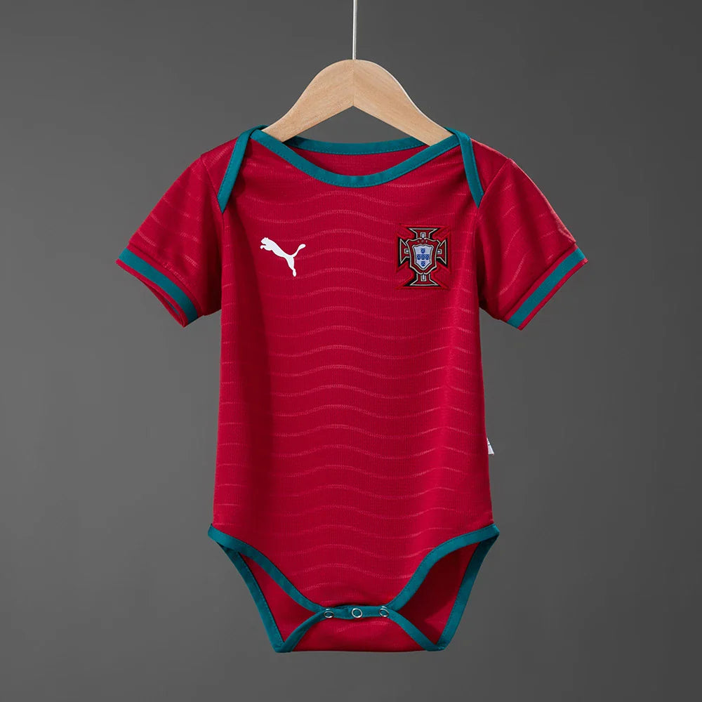 Body de bebé de Portugal primera equipación Mundial 2026 rojo - vista frontal