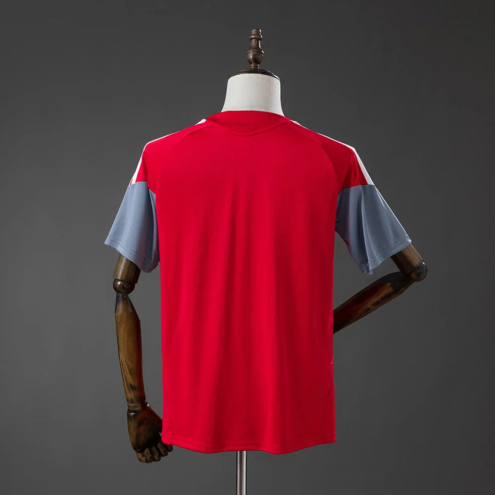Camiseta de entrenamiento del Internacional 26/27 roja con mangas grises - vista trasera