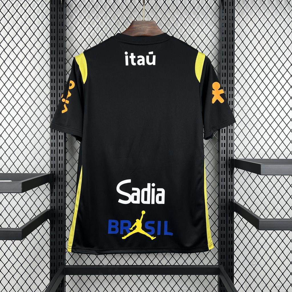 Camiseta Brasil pre-partido Mundial 2026 - vista trasera
