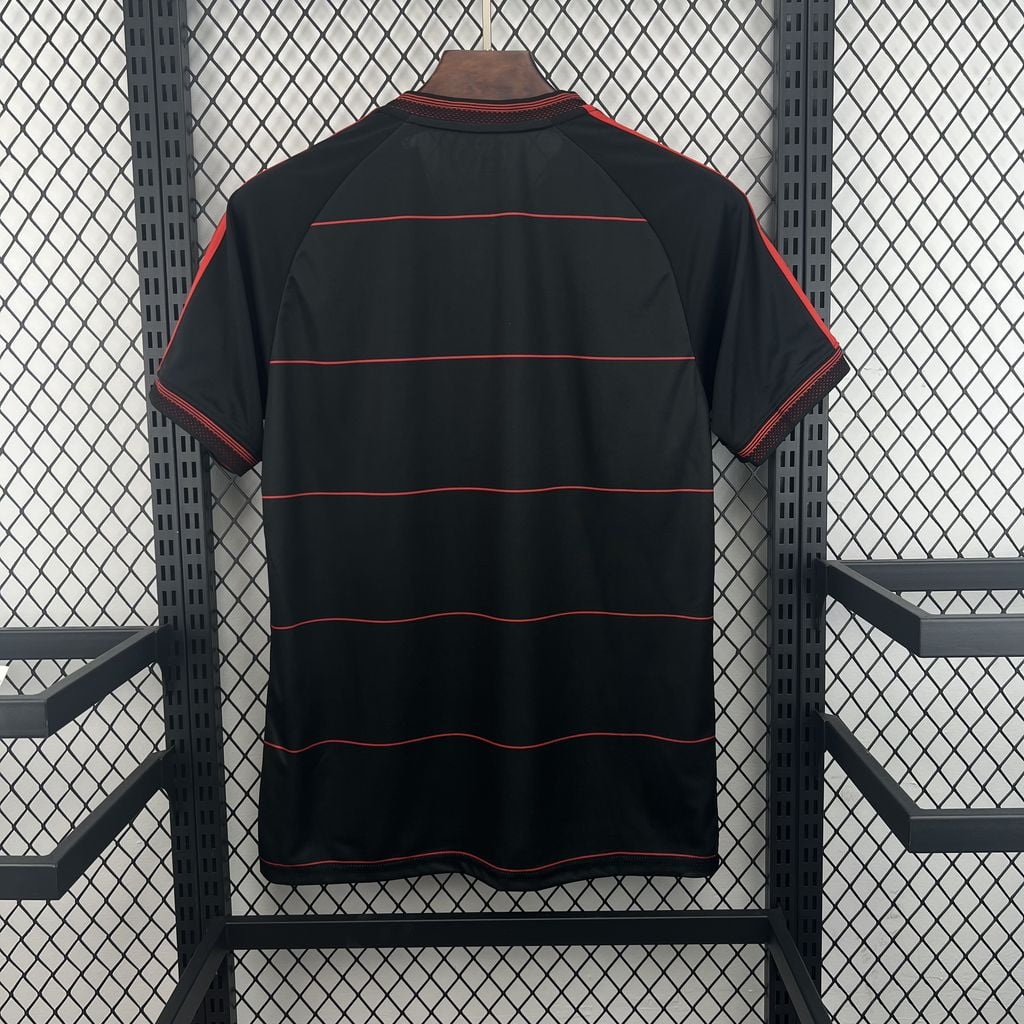 Camiseta negra pre-partido del Bohemians 26/27 - vista trasera