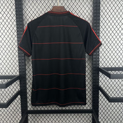 Camiseta negra pre-partido del Bohemians 26/27 - vista trasera