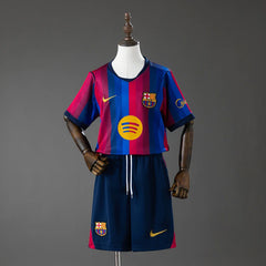 Conjunto Barcelona primera equipación 26/27 niños, camiseta y pantalón corto - vista frontal