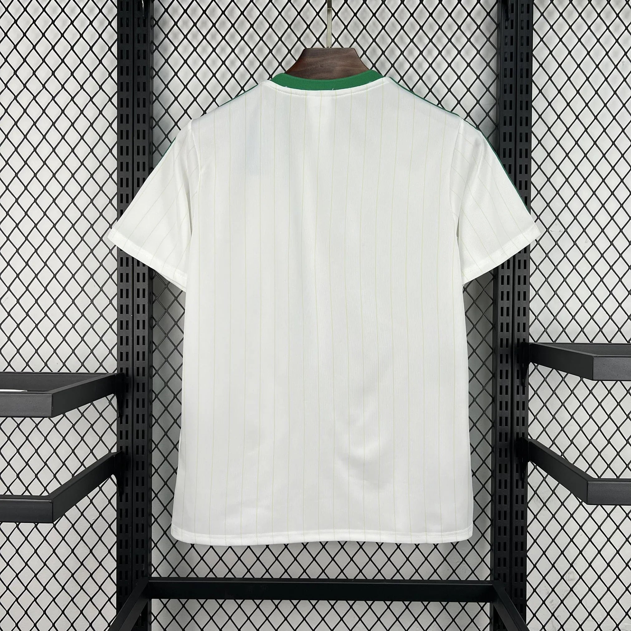Camiseta Brasil edición especial clásica 2026 - vista trasera