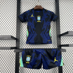 Conjunto infantil de Brasil segunda equipación 2026 - vista frontal