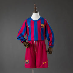 Conjunto retro Barcelona primera equipación 05/06 manga larga para niños - vista frontal