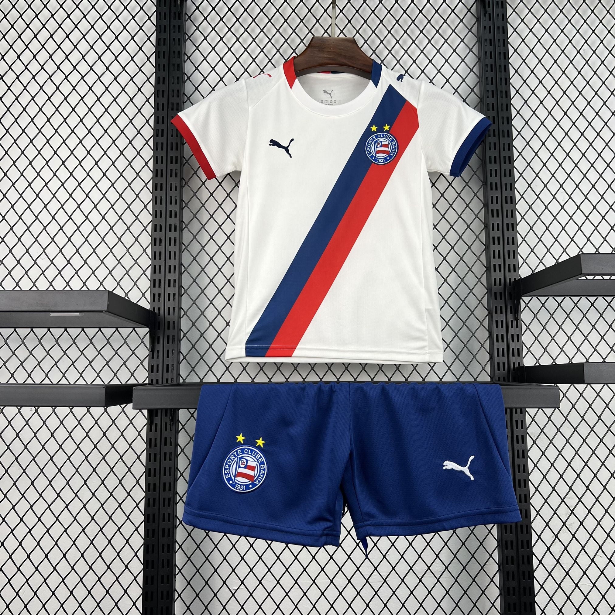 Conjunto infantil del Bahia primera equipación 26/27 - vista frontal