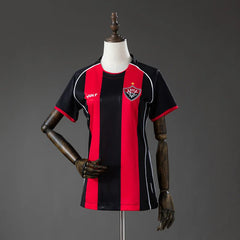 Camiseta EC Vitória primera equipación 26/27 mujer roja y negra - vista frontal