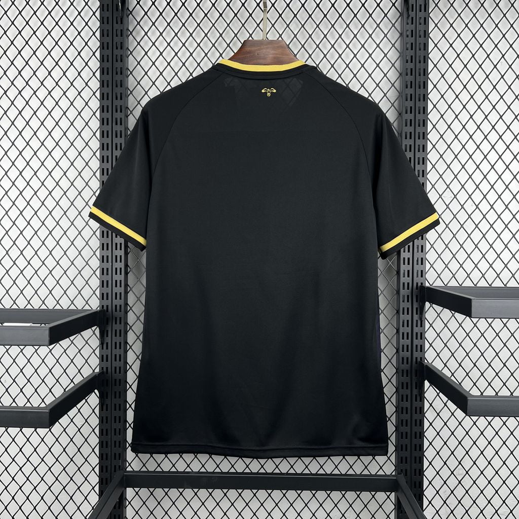 Camiseta Jordania tercera equipación 2026 negra y dorada - vista trasera