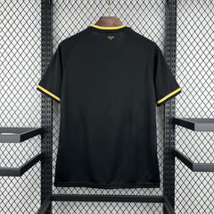 Camiseta Jordania tercera equipación 2026 negra y dorada - vista trasera