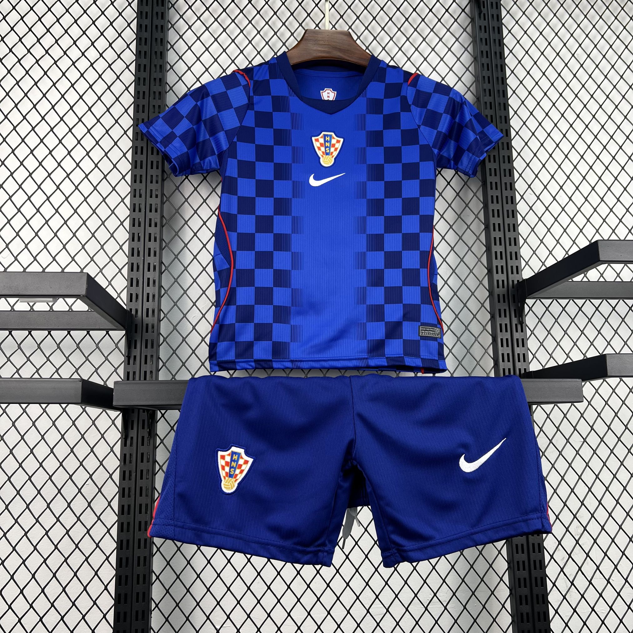 Conjunto infantil de Croacia segunda equipación 2026 - vista frontal