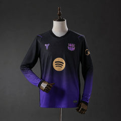 Camiseta Barcelona Kobe Bryant 26/27 manga larga negra y violeta - vista frontal