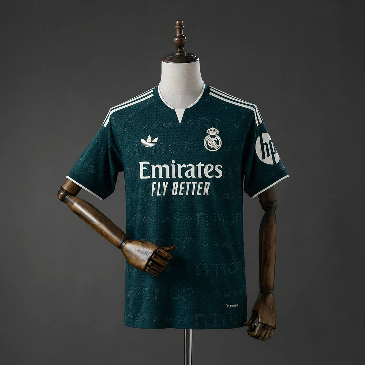 Camiseta del Real Madrid segunda equipación 26/27 verde botella - vista frontal