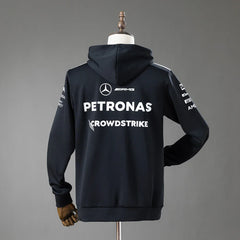 Sudadera negra con capucha de la escudería Mercedes AMG de Fórmula 1 2026 con estampación en la espalda - vista trasera
