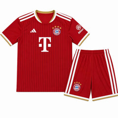 Conjunto infantil rojo del Bayern Múnich primera equipación 26/27 - vista frontal