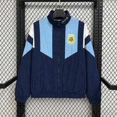Chaqueta cortavientos de Argentina azul marino y celeste - vista frontal