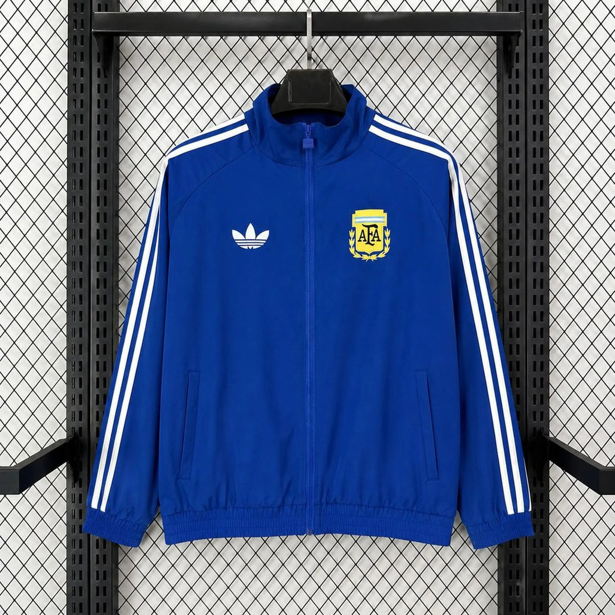 Chaqueta cortavientos de Argentina azul con franjas blancas - vista frontal