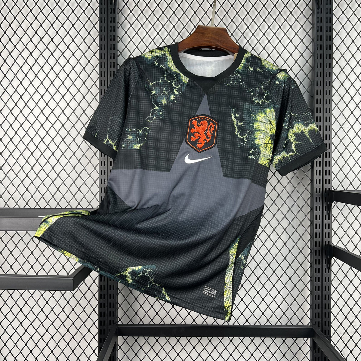 Camiseta de portero de Países Bajos Mundial 2026 en negro con vetas verdes - vista frontal