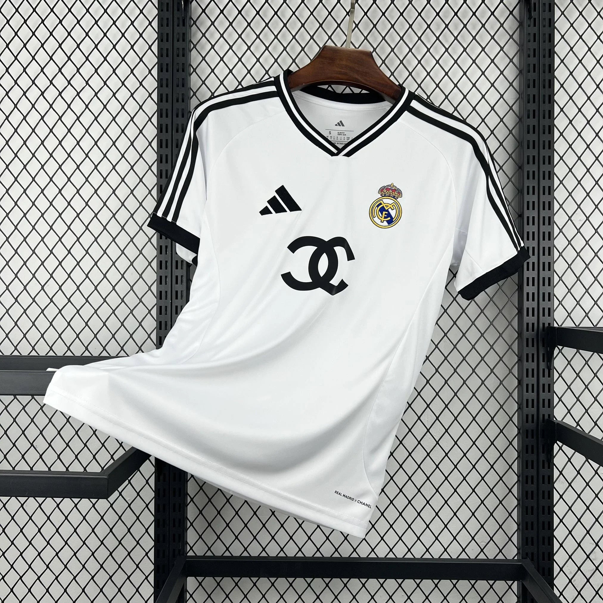 Camiseta Real Madrid edición especial 26/27 - vista frontal