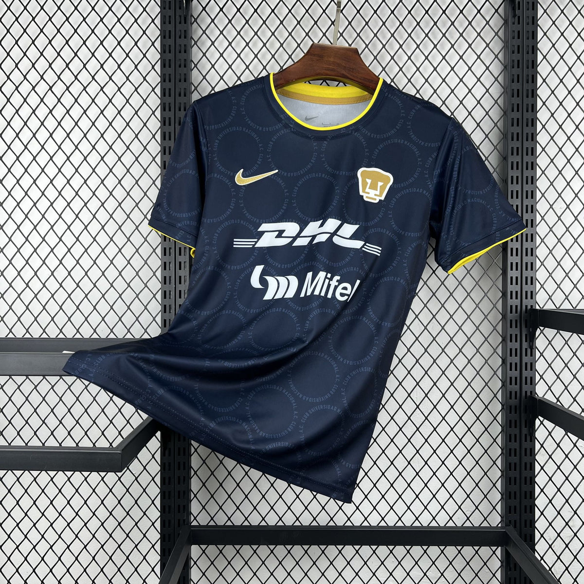 Camiseta del Pumas UNAM 2026/27 segunda equipación en azul marino - vista frontal