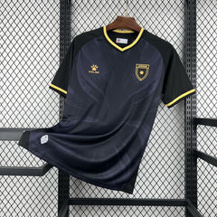Camiseta Jordania tercera equipación 2026 negra y dorada - vista frontal