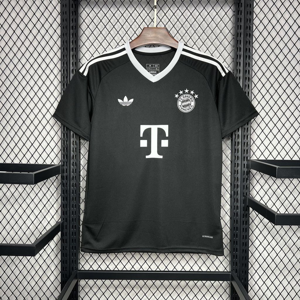 BAYERN MUNICH ENTRENAMIENTO 24/25 HOMBRE - Bota de Oro Tienda