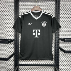 BAYERN MUNICH ENTRENAMIENTO 24/25 HOMBRE - Bota de Oro Tienda