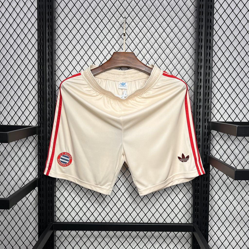 BAYERN MUNICH III PANTALON CORTO 24/25 - Bota de Oro Tienda