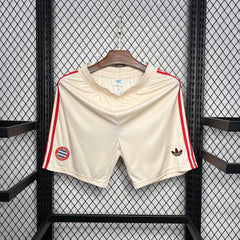 BAYERN MUNICH III PANTALON CORTO 24/25 - Bota de Oro Tienda