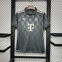 BAYERN MUNICH OKTOBERFEST 24/25 HOMBRE - Bota de Oro Tienda