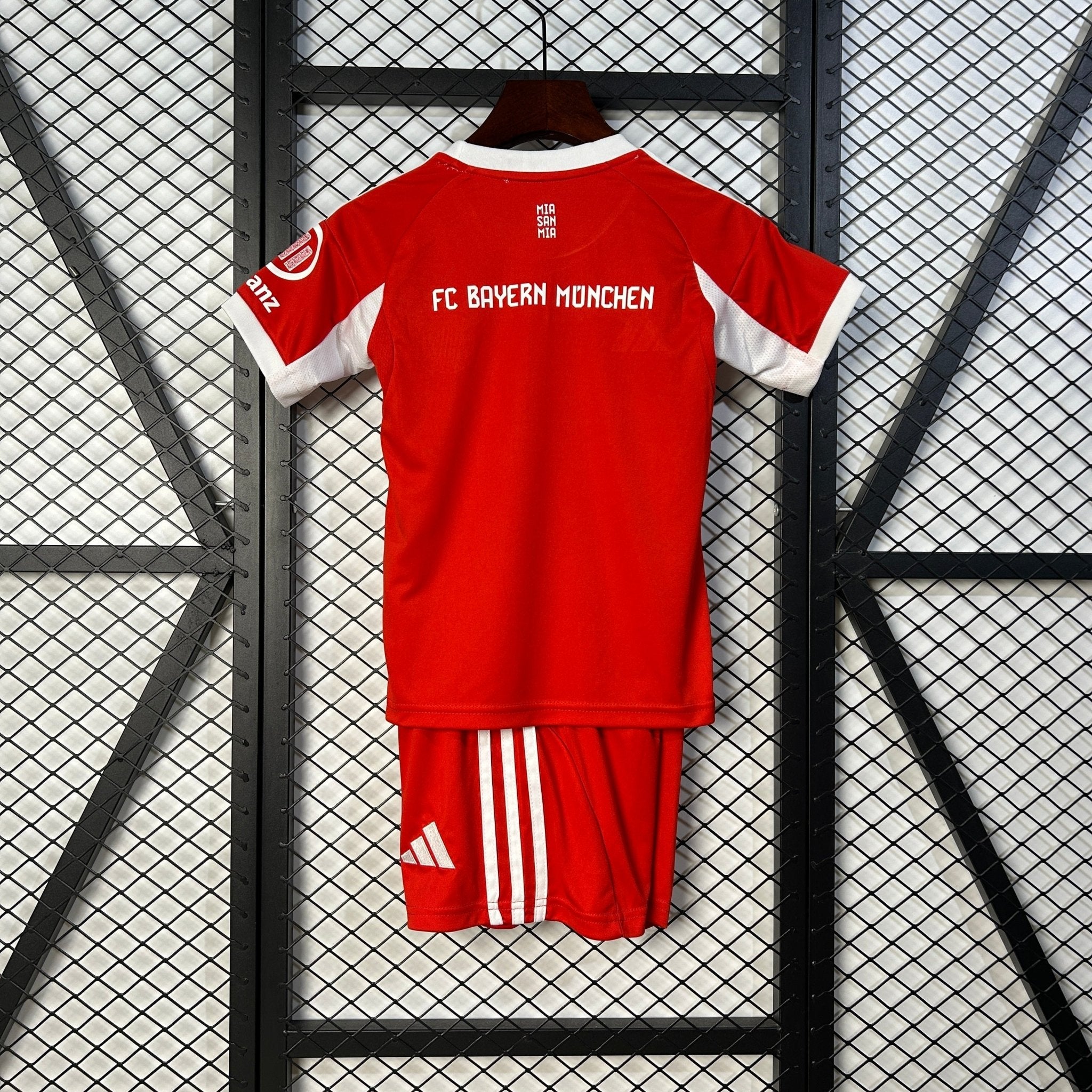 BAYERN MUNICH PRIMERA EQUIPACIÓN 25/26 NIÑOS - Bota de Oro Tienda