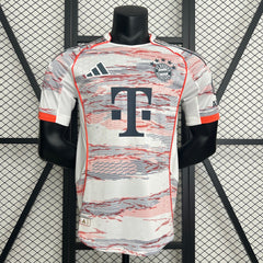 BAYERN MUNICH SEGUNDA EQUIPACIÓN 25/26 (VERSIÓN JUGADOR) - Bota de Oro Tienda