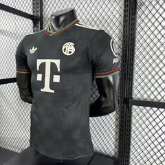 BAYERN MUNICH TERCERA EQUIPACIÓN 25/26 (VERSIÓN JUGADOR) - Bota de Oro Tienda