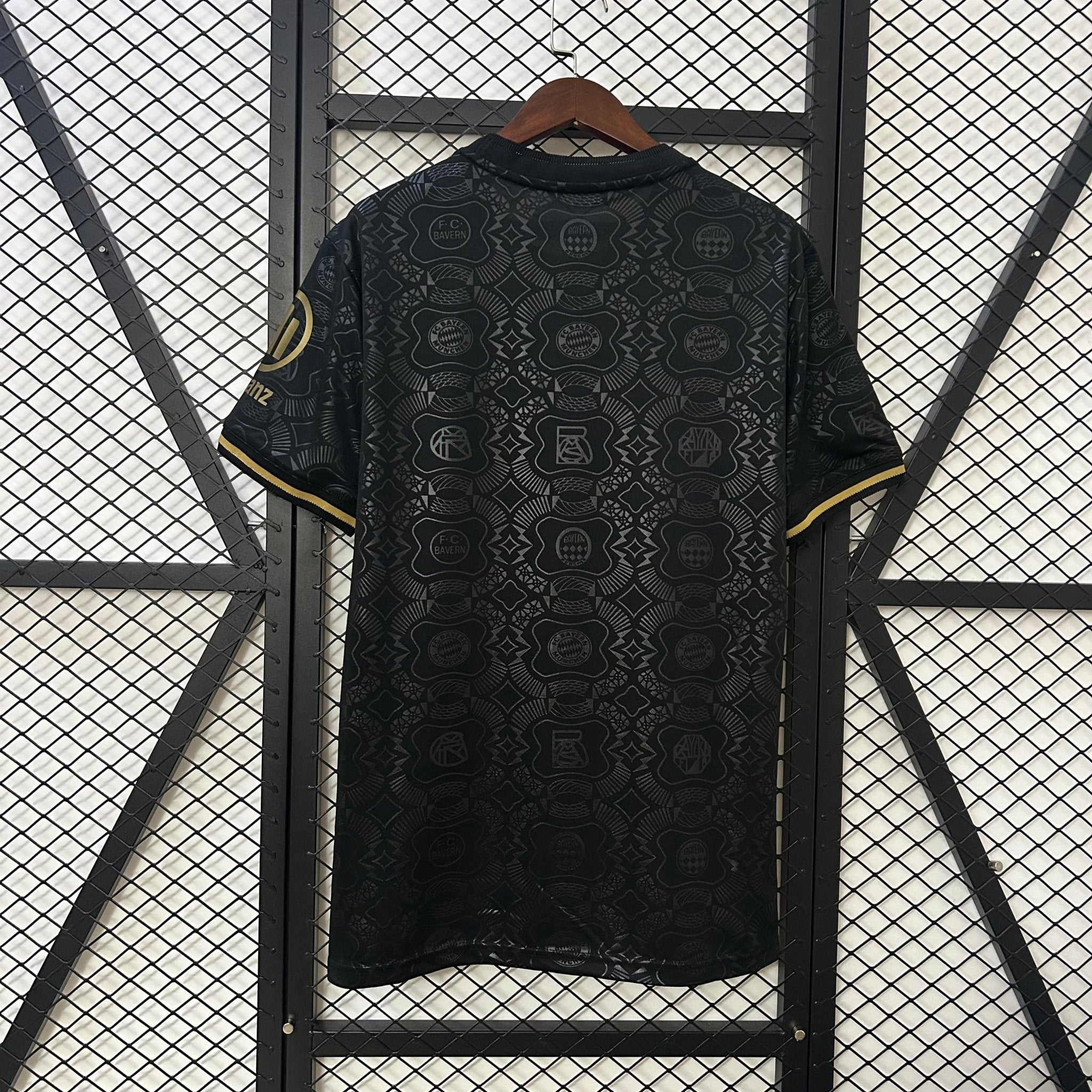 CAMISETA BAYERN MUNICH 125 AÑOS 25/26 HOMBRE - Bota de Oro Tienda