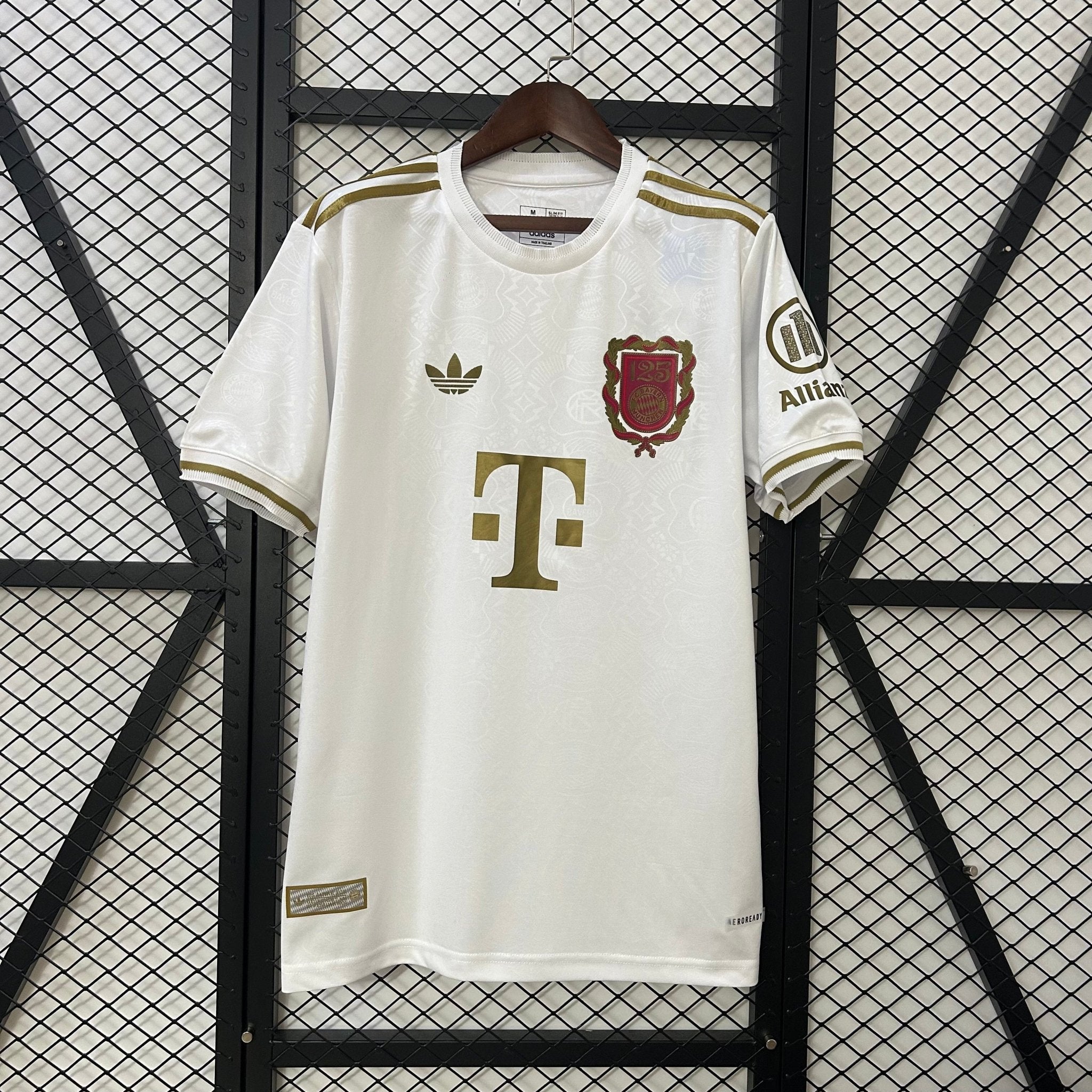 CAMISETA BAYERN MUNICH 125 AÑOS BLANCA 25/26 HOMBRE - Bota de Oro Tienda