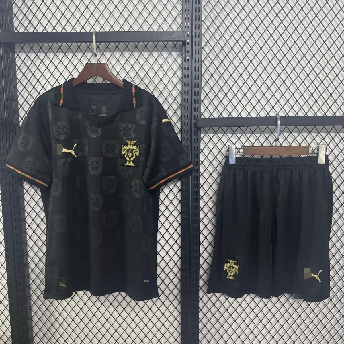 CAMISETA PORTUGAL PANTERA NEGRA 25/26 NIÑOS CON PANTALON CORTO - Bota de Oro Tienda