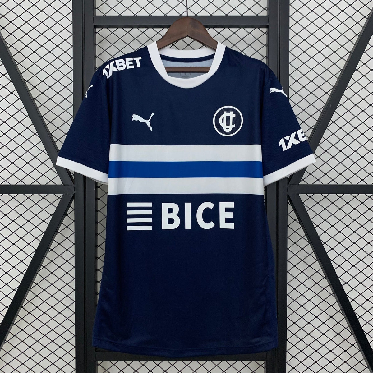 CAMISETA UNIVERSIDAD CATOLICA SEGUNDA EQUIPACION 25/26 HOMBRE - Bota de Oro Tienda