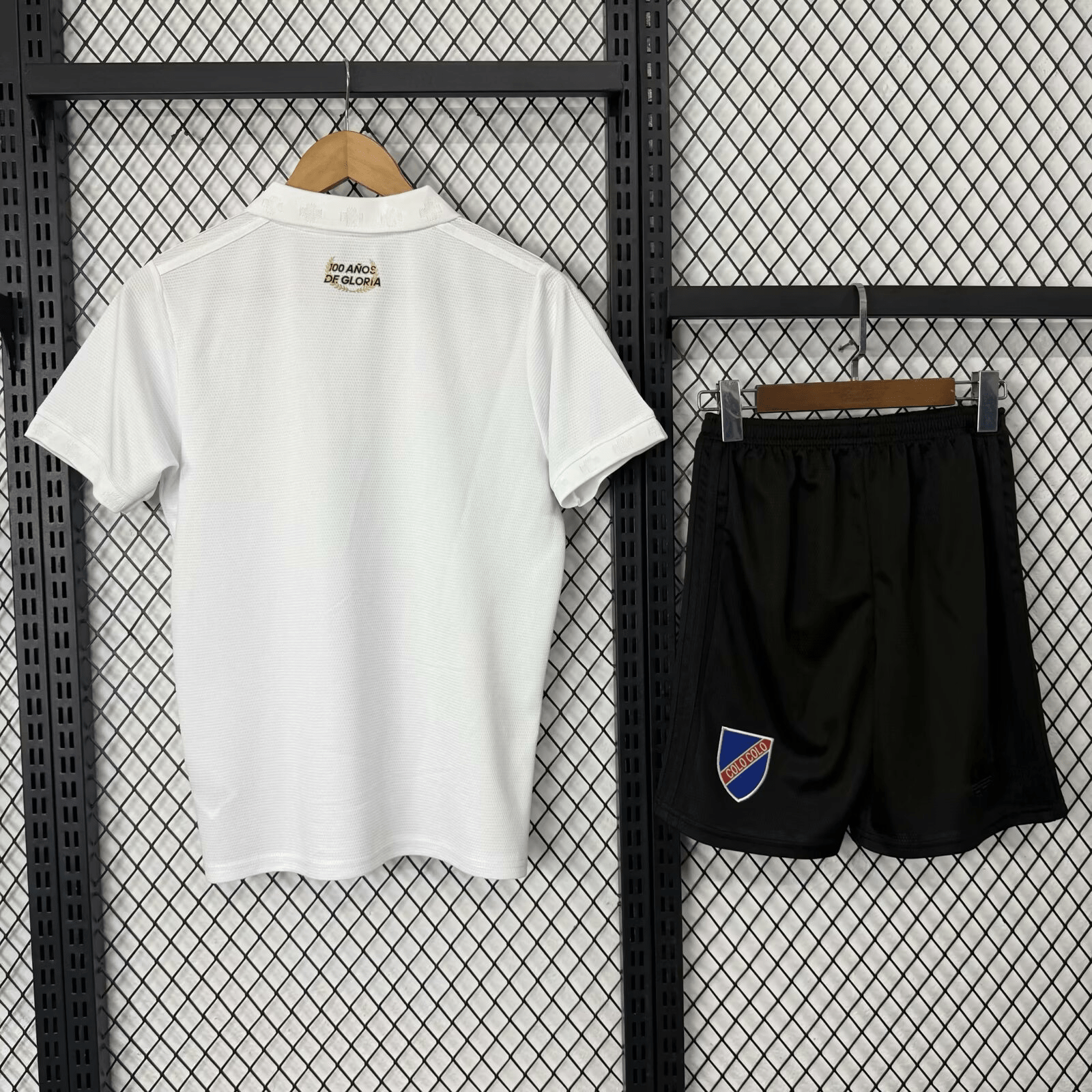 COLO COLO EQUIPACIÓN 100 AÑOS 25/26 NIÑOS - Bota de Oro Tienda