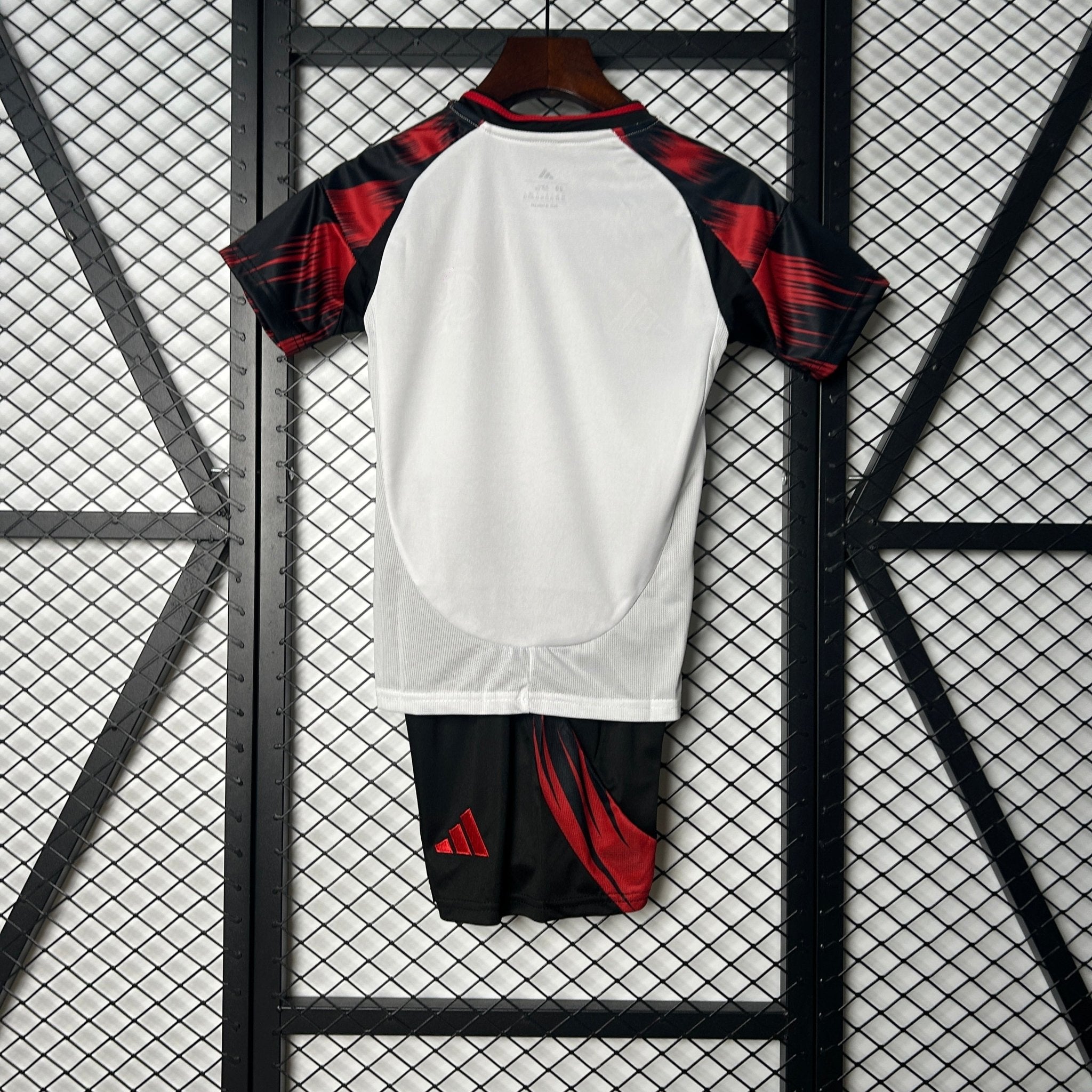 FLAMENGO SEGUNDA EQUIPACIÓN 25/26 NIÑOS - Bota de Oro Tienda