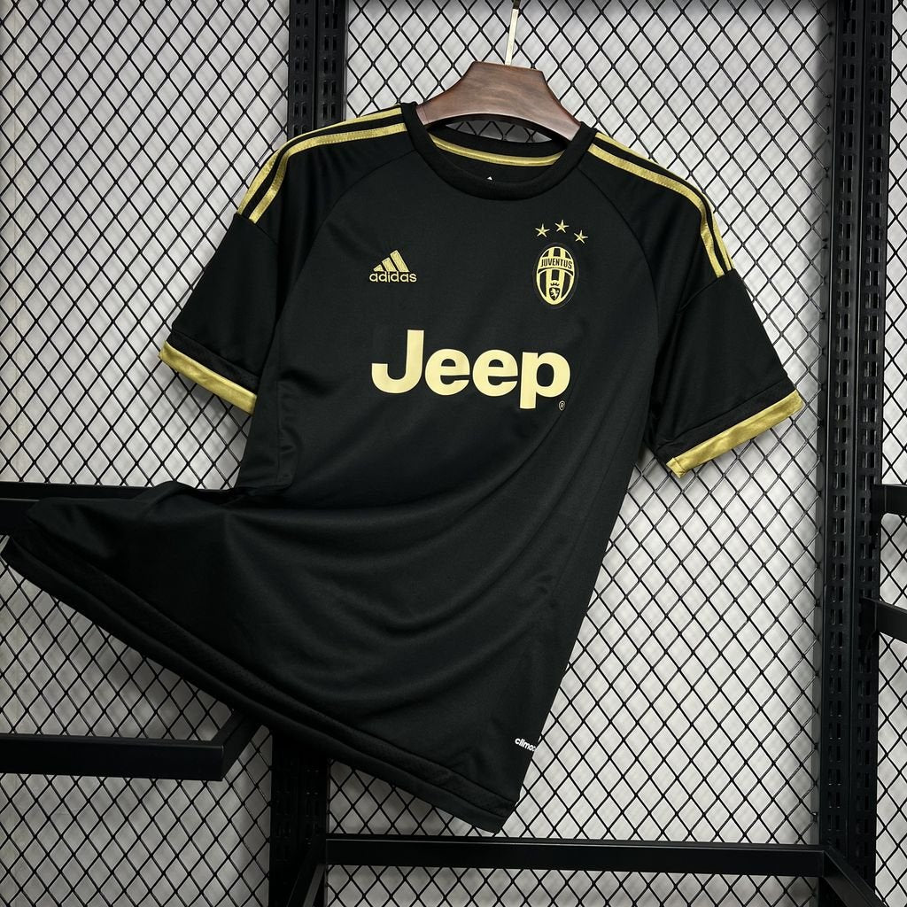 JUVENTUS III 15/16 (RETRO) - Bota de Oro Tienda