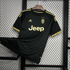 JUVENTUS III 15/16 (RETRO) - Bota de Oro Tienda