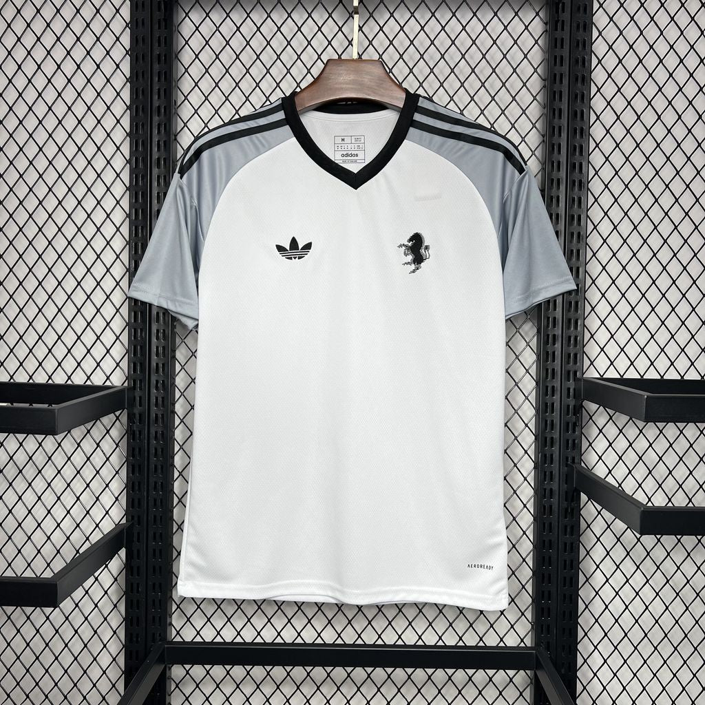 JUVENTUS UNIFORME CALENTAMIENTO ENTRENAMIENTO I 24/25 HOMBRE - Bota de Oro Tienda