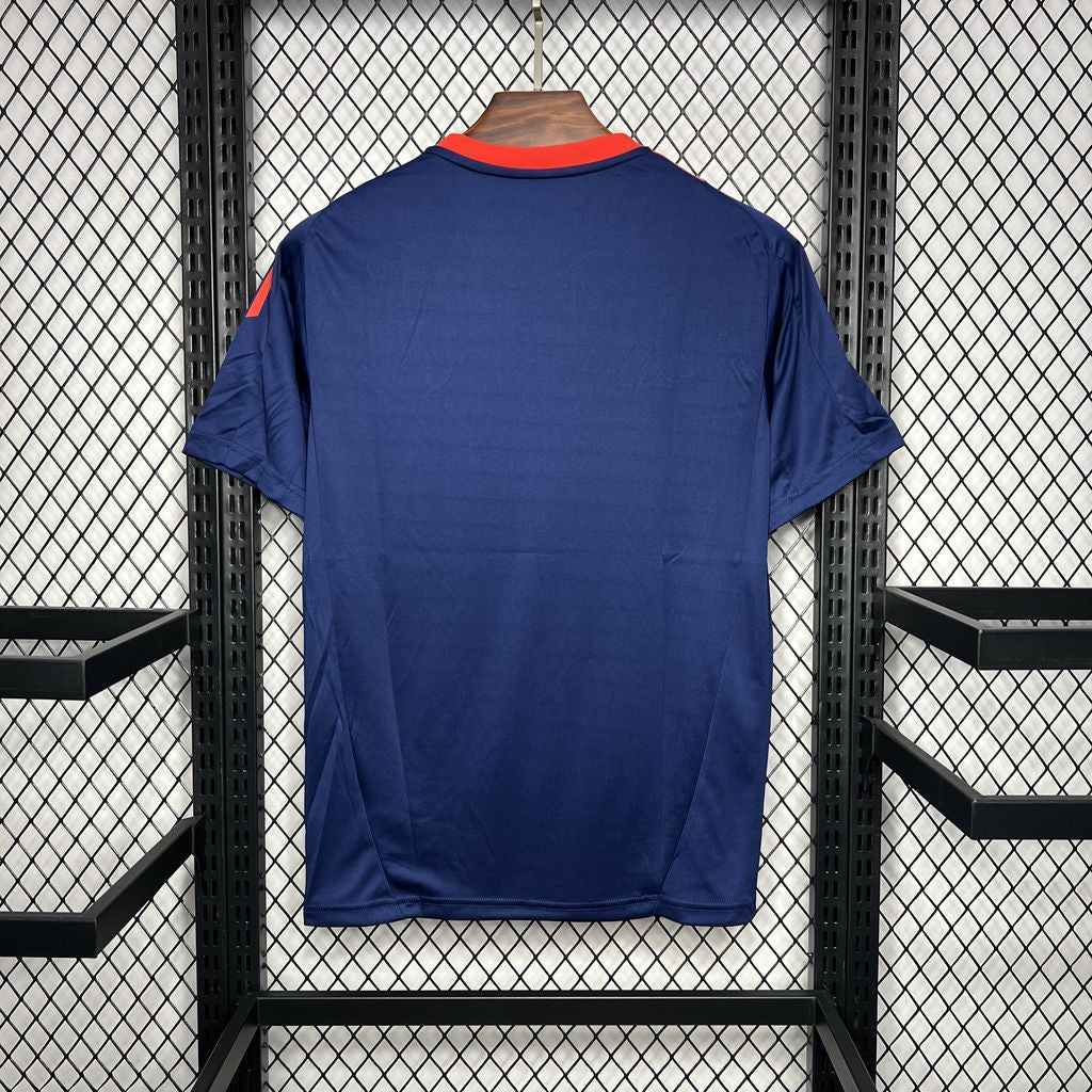 MANCHESTER UNITD ENTRENAMIENTO PREVIO AL PARTIDO AZUL OSCURO 24/25 HOMBRE - Bota de Oro Tienda