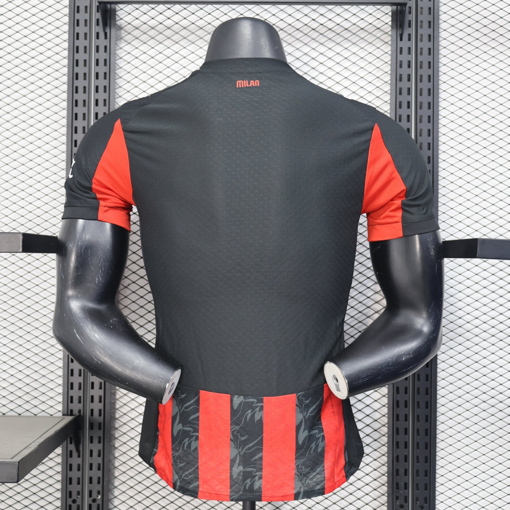 MILAN PRIMERA EQUIPACIÓN 25/26 (VERSIÓN JUGADOR) - Bota de Oro Tienda