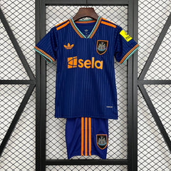 NEWCASTLE TERCERA EQUIPACIÓN 25/26 NIÑOS - Bota de Oro Tienda