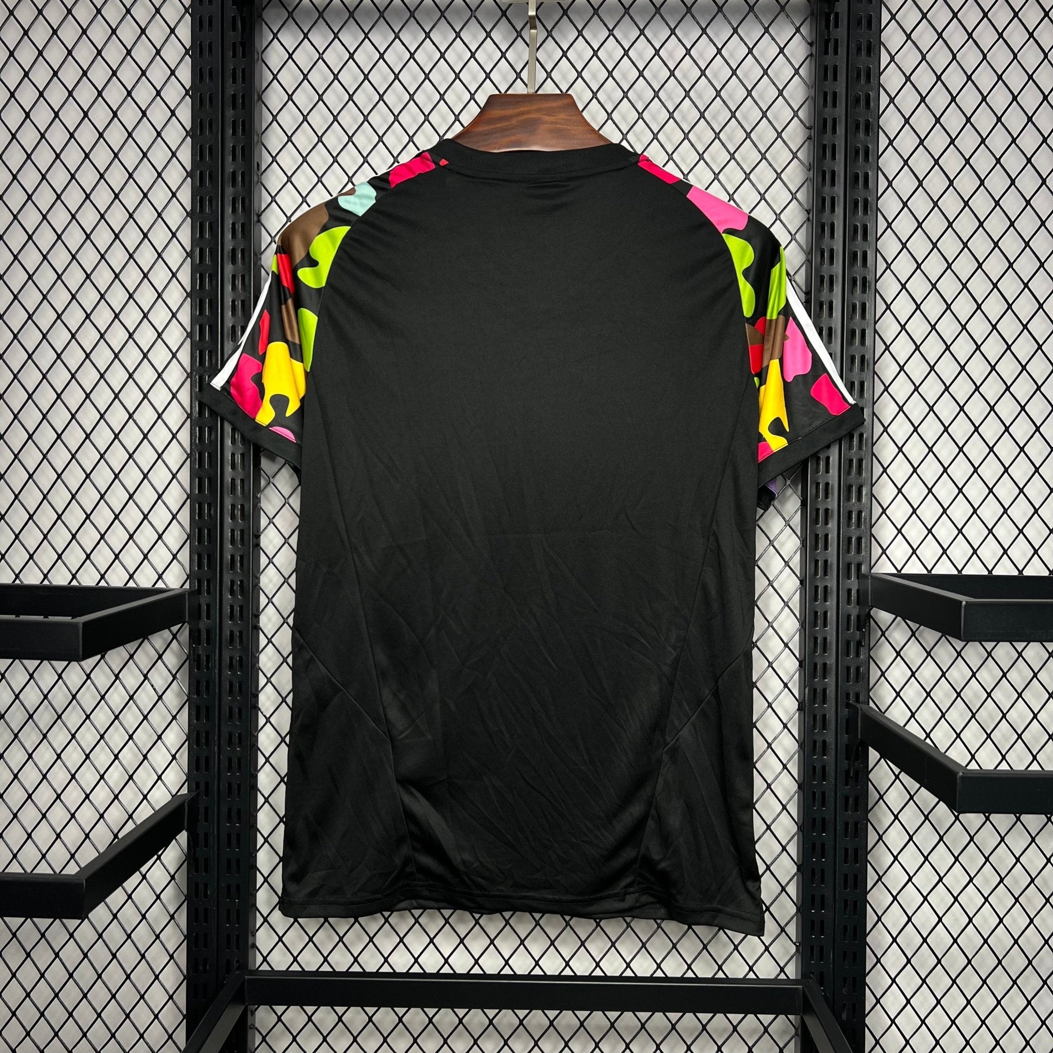 REAL MADRID CALENTAMIENTO ENTRENAMIENO 24/25 HOMBRE I - Bota de Oro Tienda