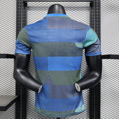 REAL MADRID EQUIPACIÓN ENTRENAMIENTO 25/26 (VERSIÓN JUGADOR) - Bota de Oro Tienda